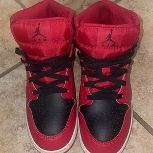 Air Jordan 1 Mid 'Reverse Bred'